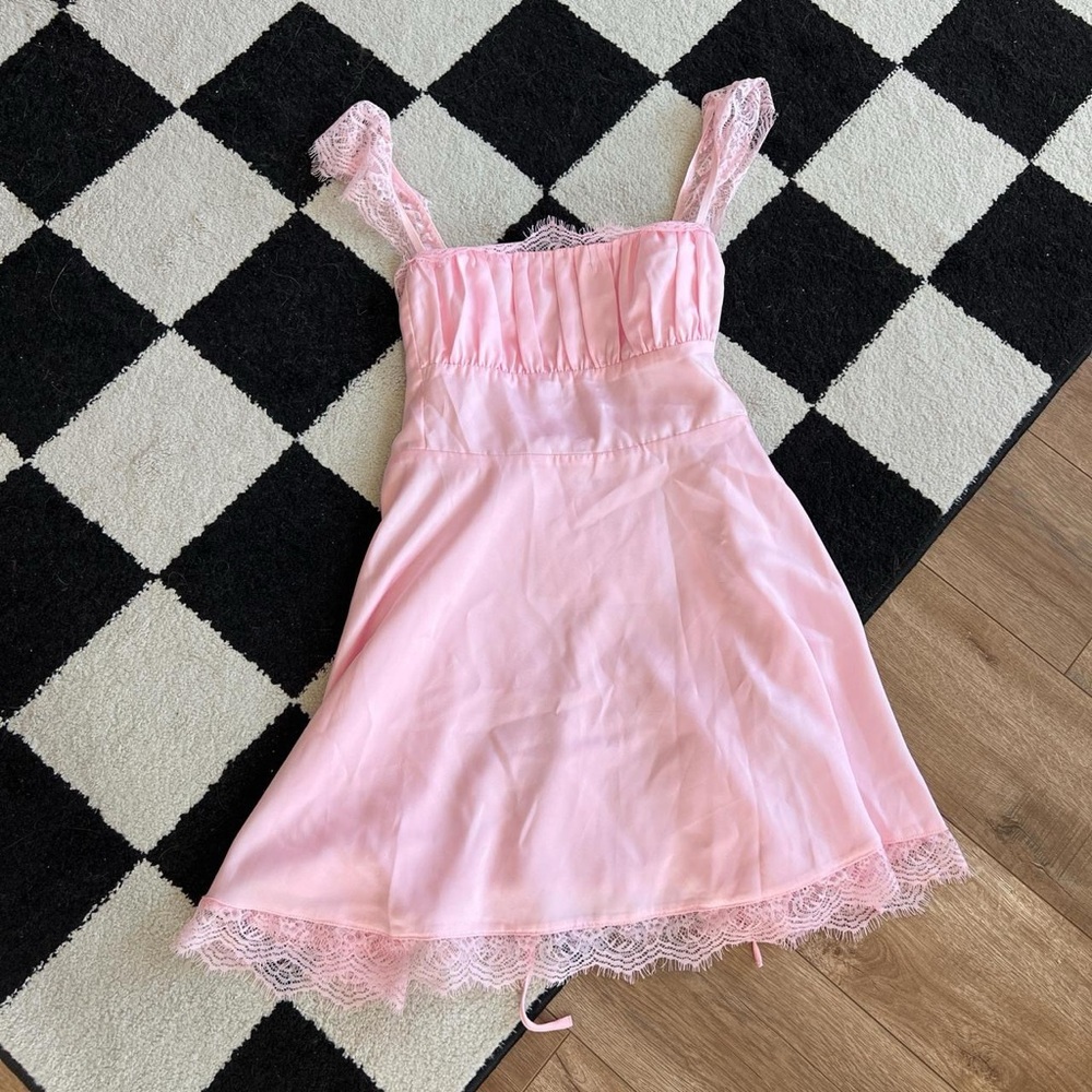 Forever 21 Blush Pink Lace Dress
